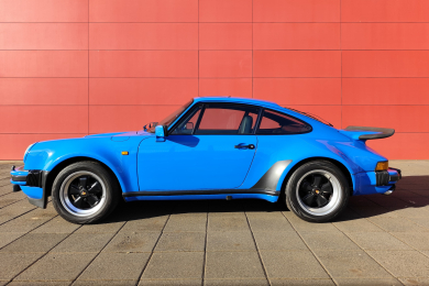 PORSCHE 930 TURBO